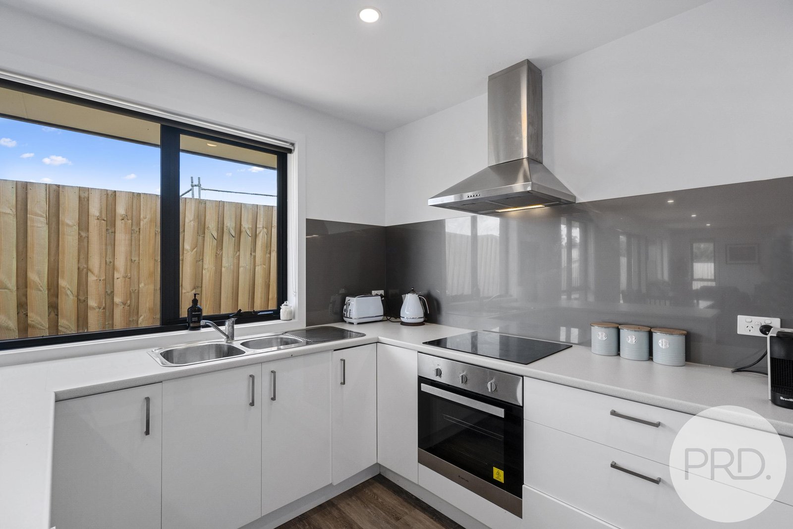 2/13 Banksfield Street ROKEBY 8