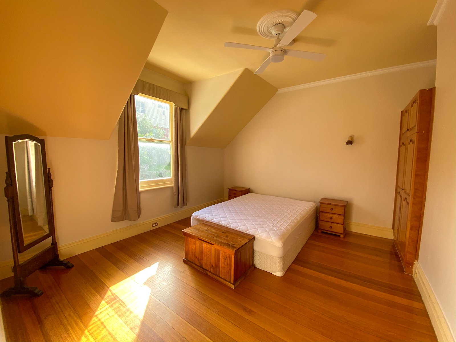 2/13 Bath Street BATTERY POINT 6