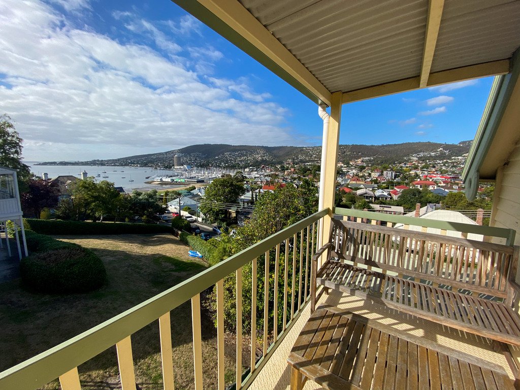 2/13 Bath Street BATTERY POINT 10