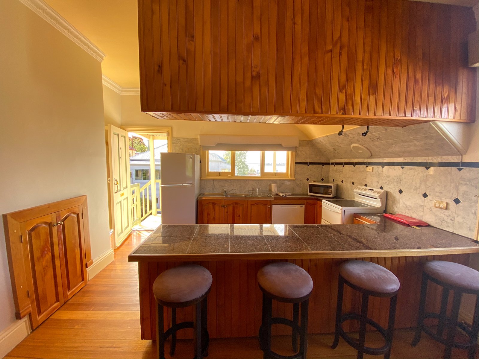 2/13 Bath Street BATTERY POINT 3