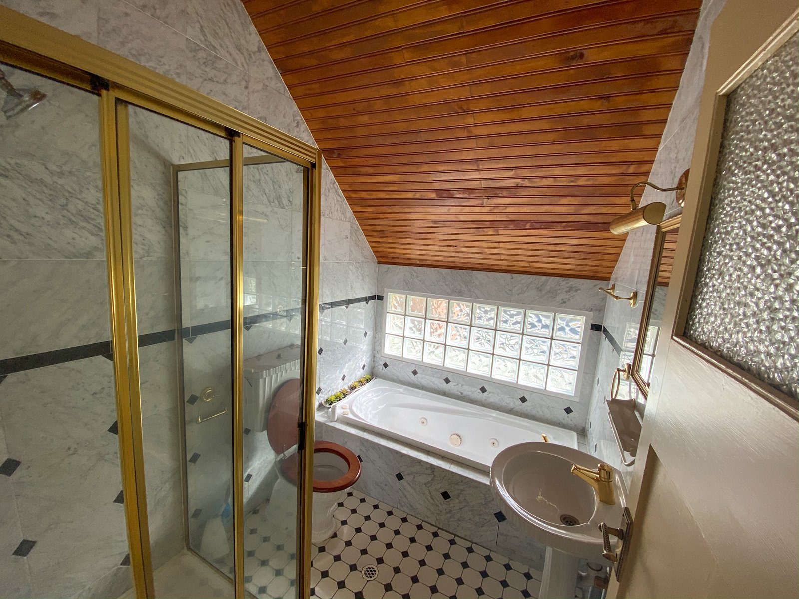 2/13 Bath Street BATTERY POINT 7