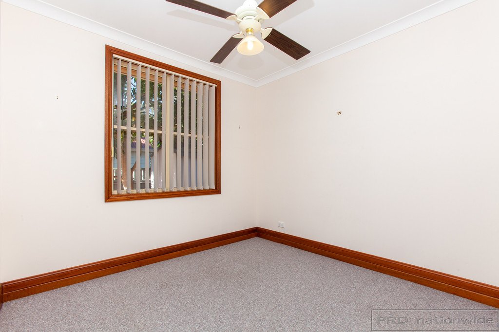 2/13 Brisbane Street LORN 8