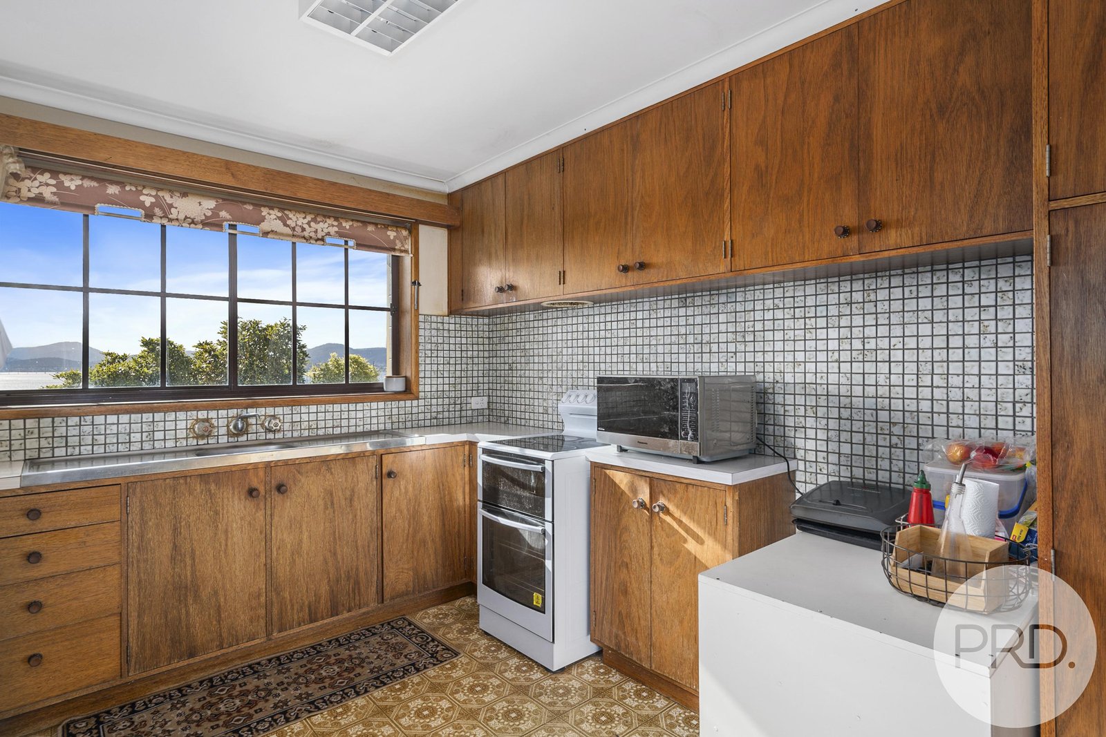 2/13 Cedar Court SANDY BAY 13