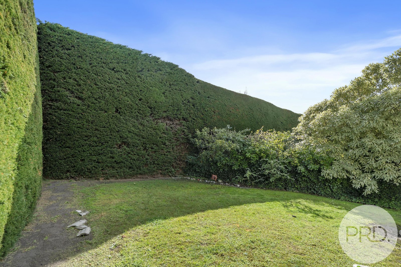 2/13 Cedar Court SANDY BAY 23