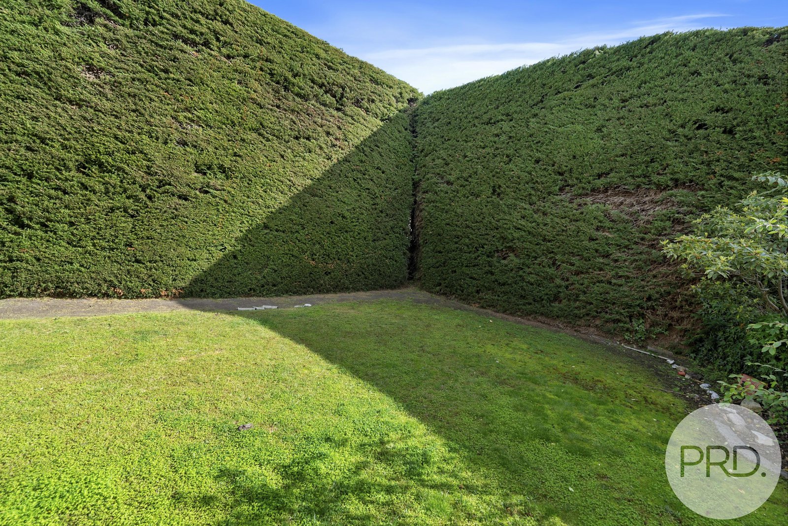 2/13 Cedar Court SANDY BAY 24