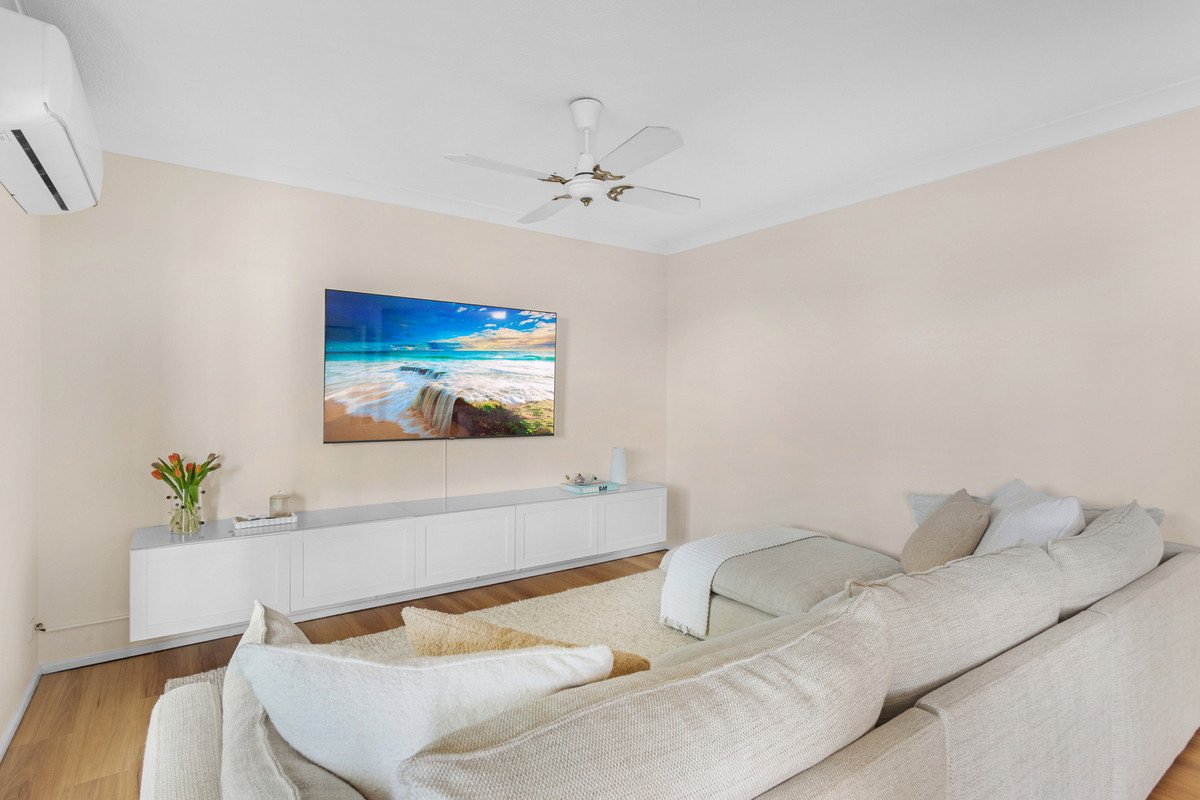 2/13 Christina Court Mermaid Waters 4