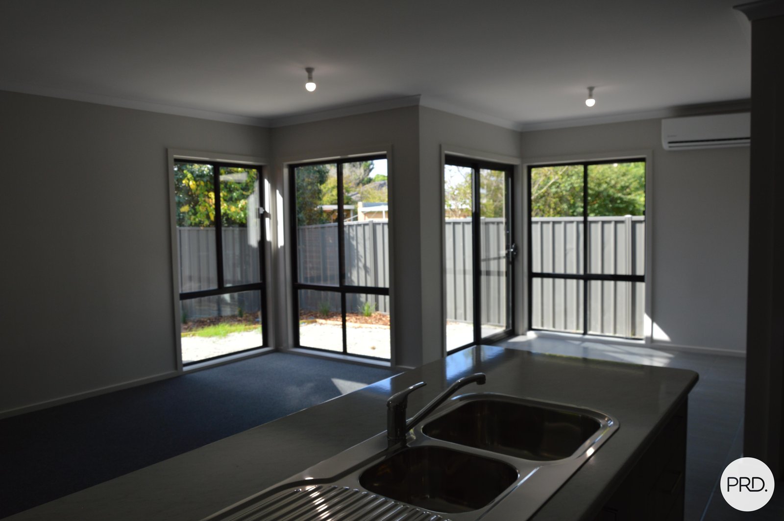 2/13 Cornish  SHEPPARTON 3