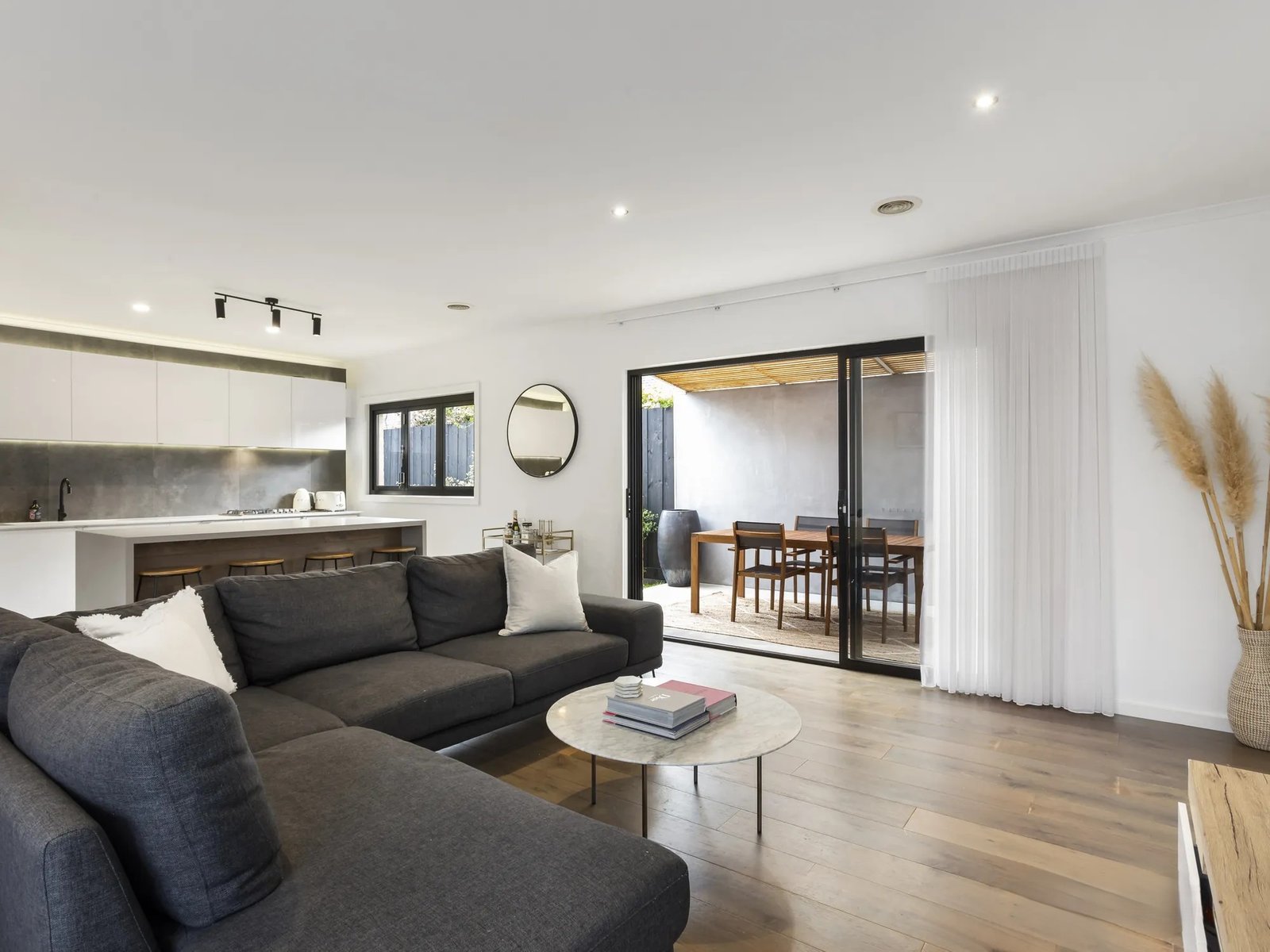 Gallery: 2/13 Danson Street