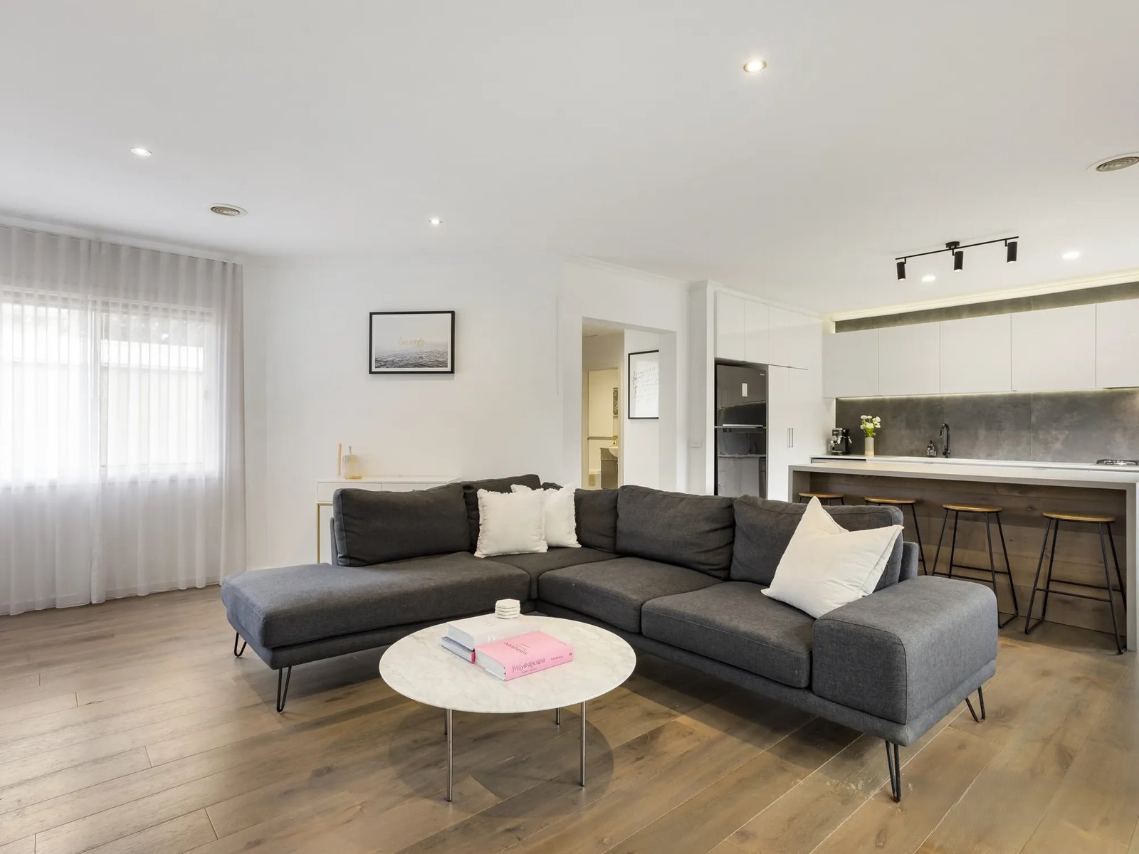 Gallery: 2/13 Danson Street
