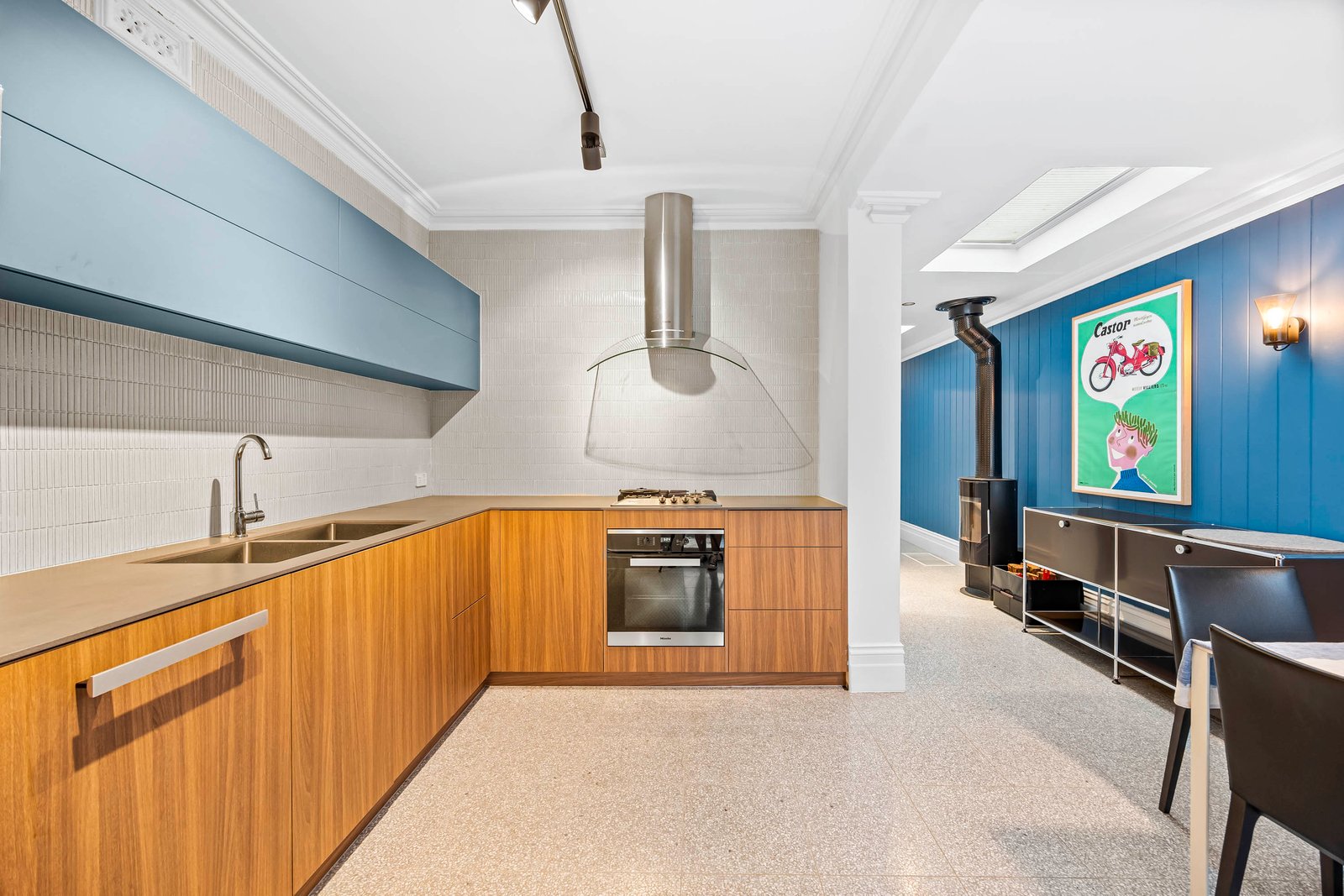 Gallery: 213 Dawson St South