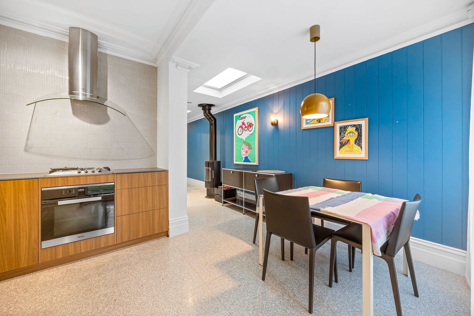 Gallery: 213 Dawson St South