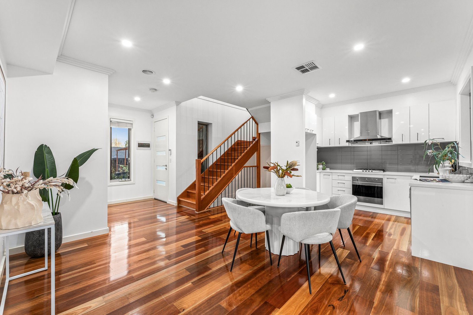 Gallery: 2/13 Dianne Street