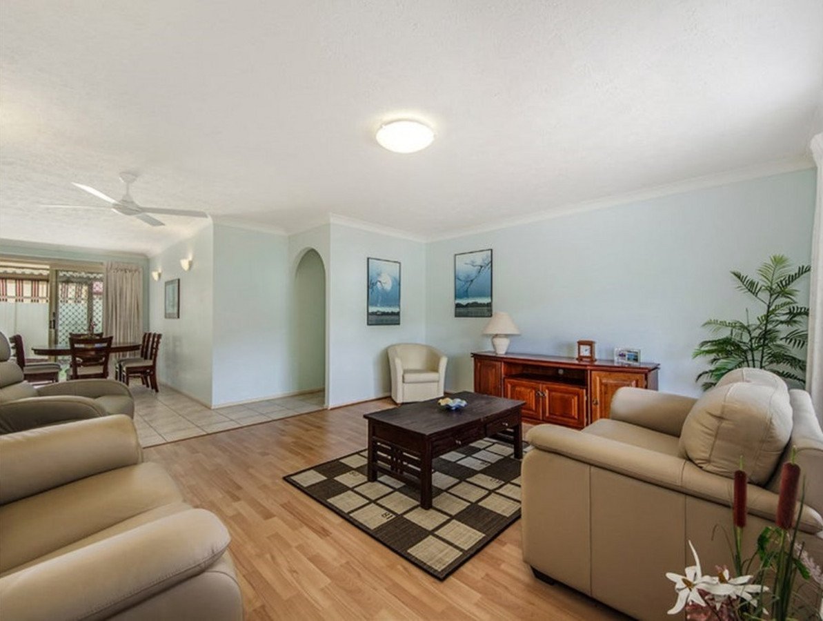 2/13 Elwood Court Burleigh Waters 3