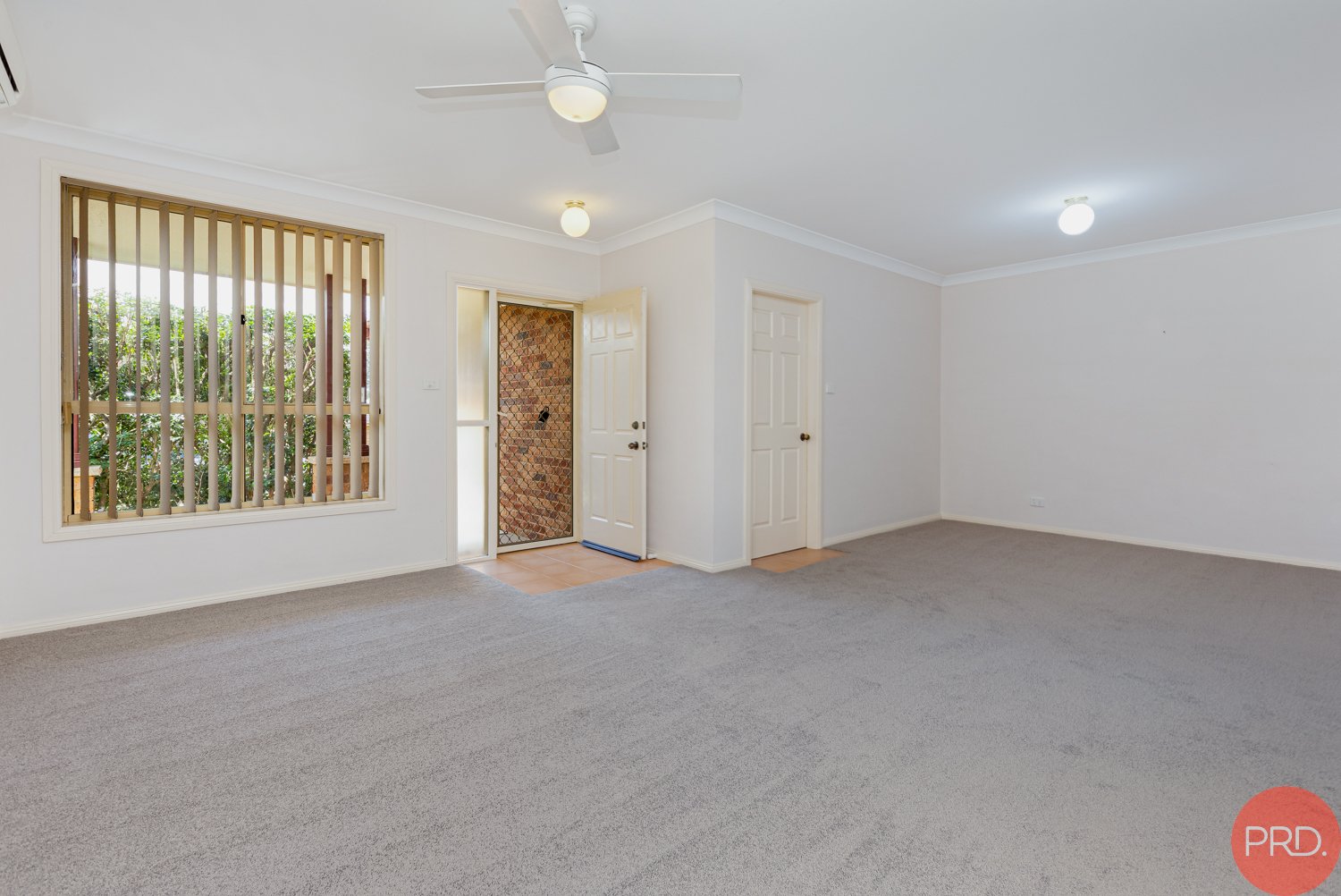 2/13 George Street LARGS 3