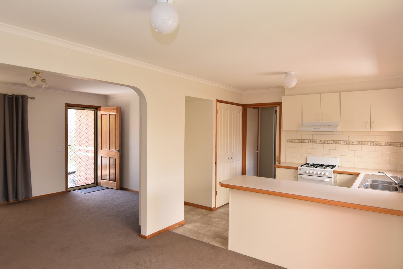 Gallery: 2/13 Kurrajong Court