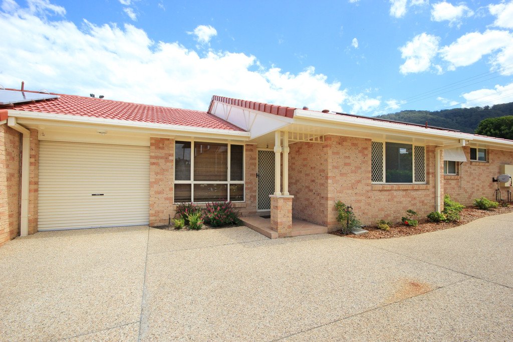 2/13 Lake Street LAURIETON 1