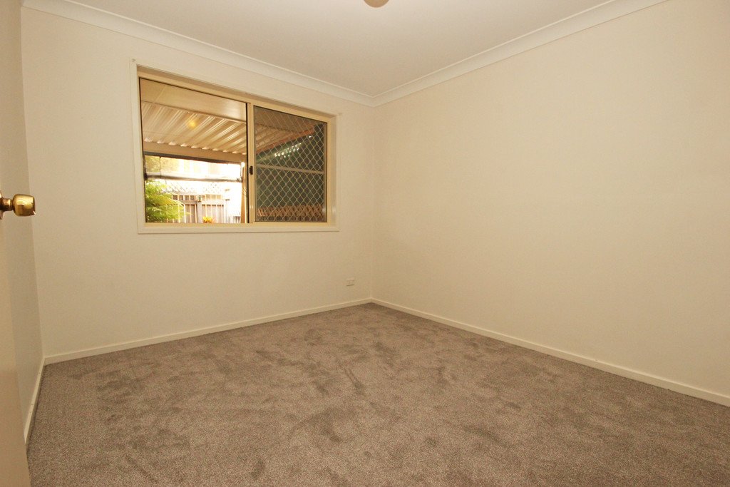 2/13 Lake Street LAURIETON 5