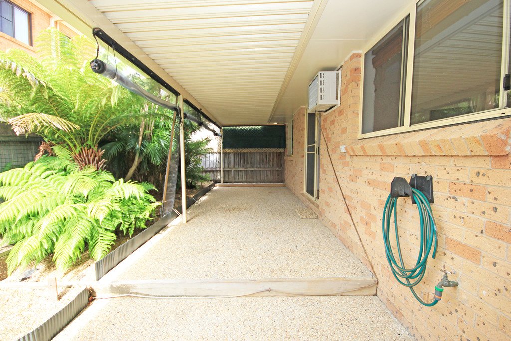 2/13 Lake Street LAURIETON 9