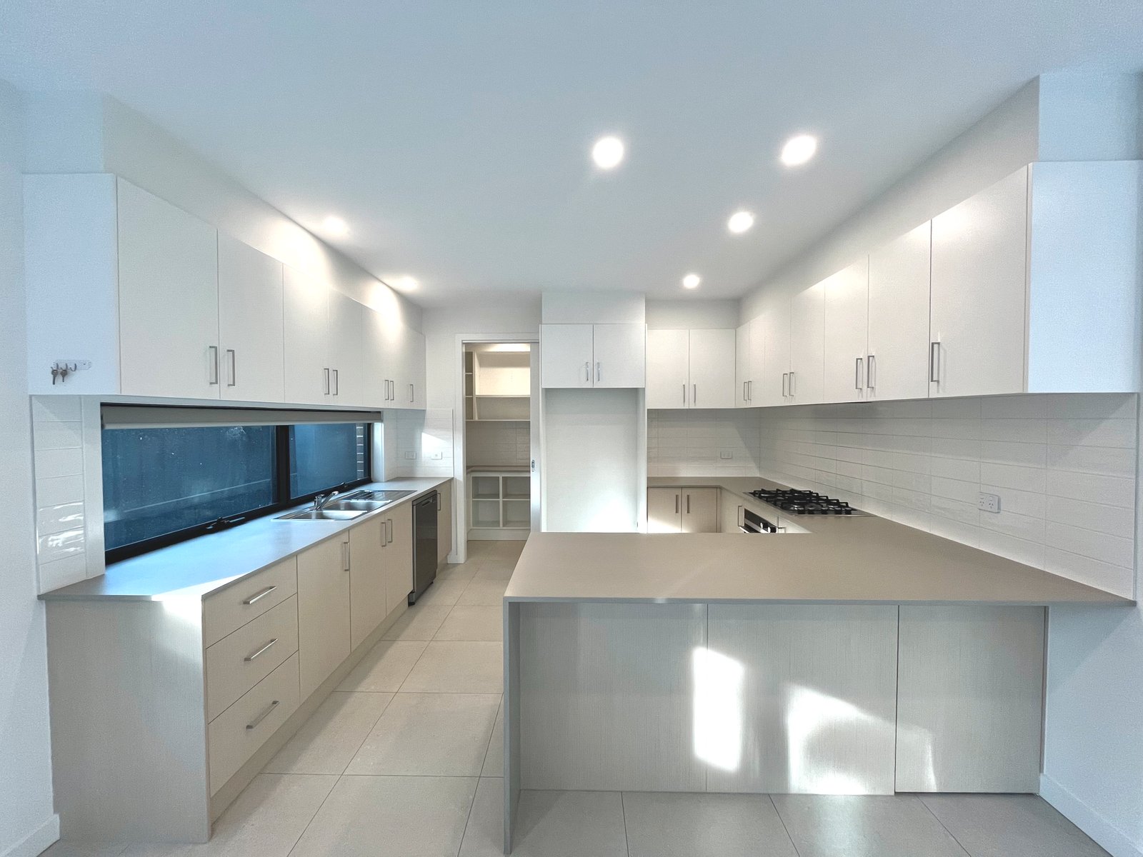 Gallery: 2/13 Longbourne Avenue