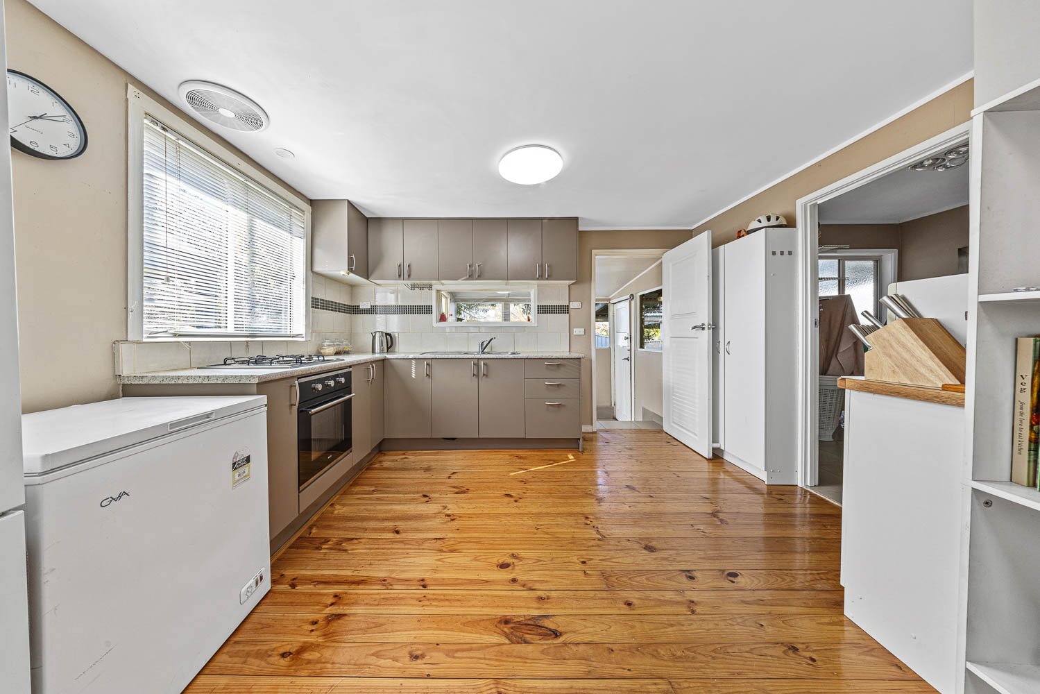 Gallery: 213 Lyons Street South