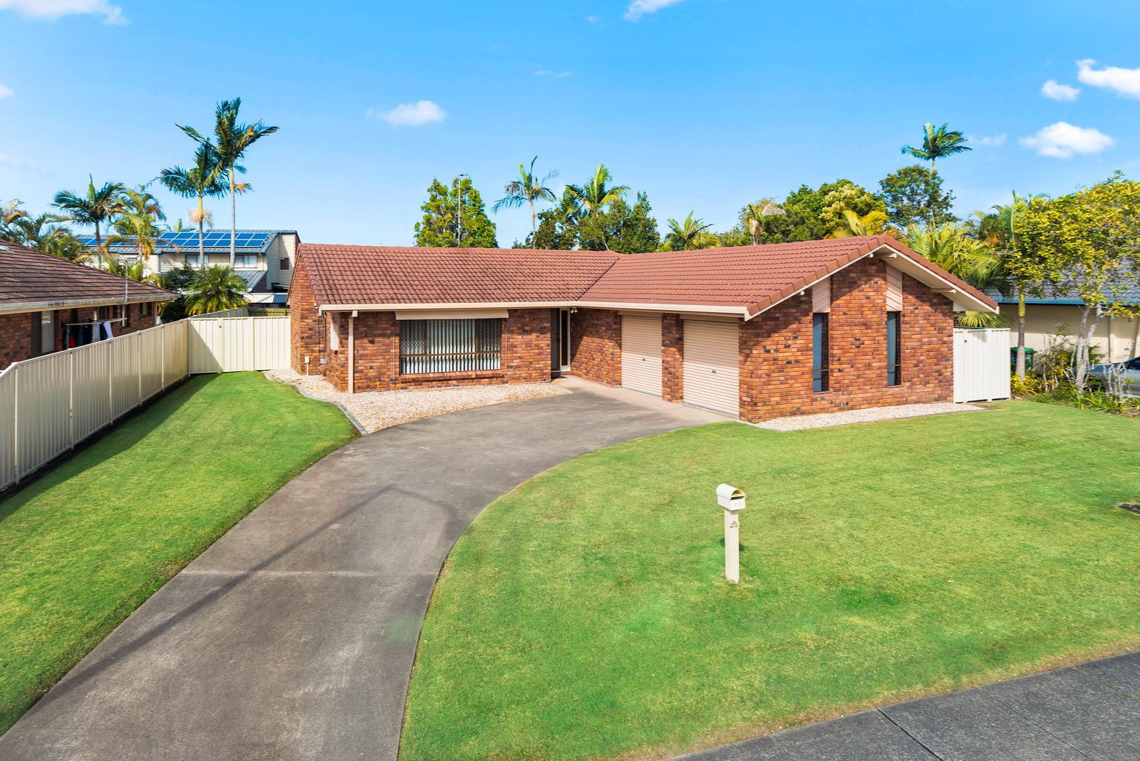 213 Nineteenth Avenue ELANORA 1