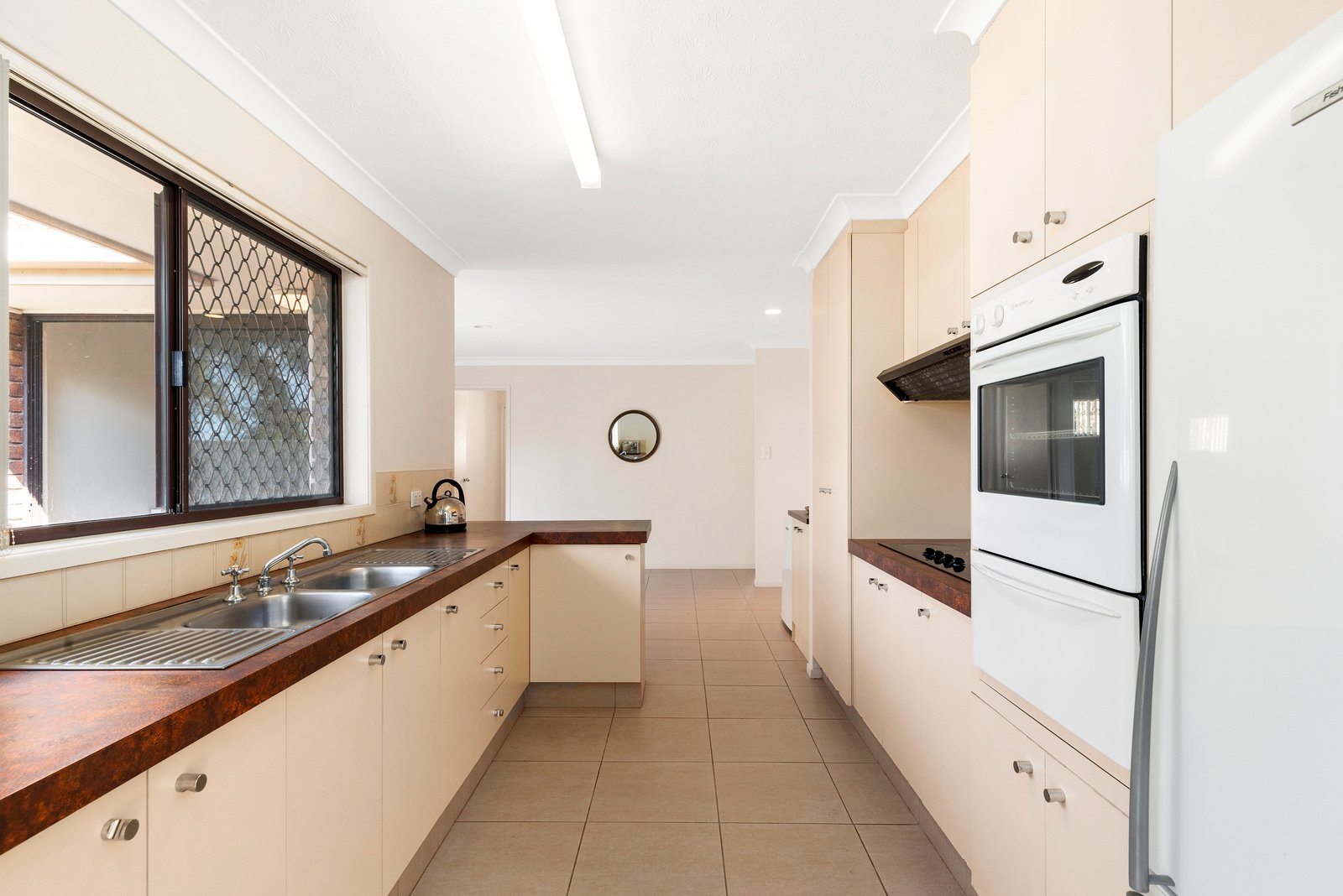 213 Nineteenth Avenue ELANORA 5