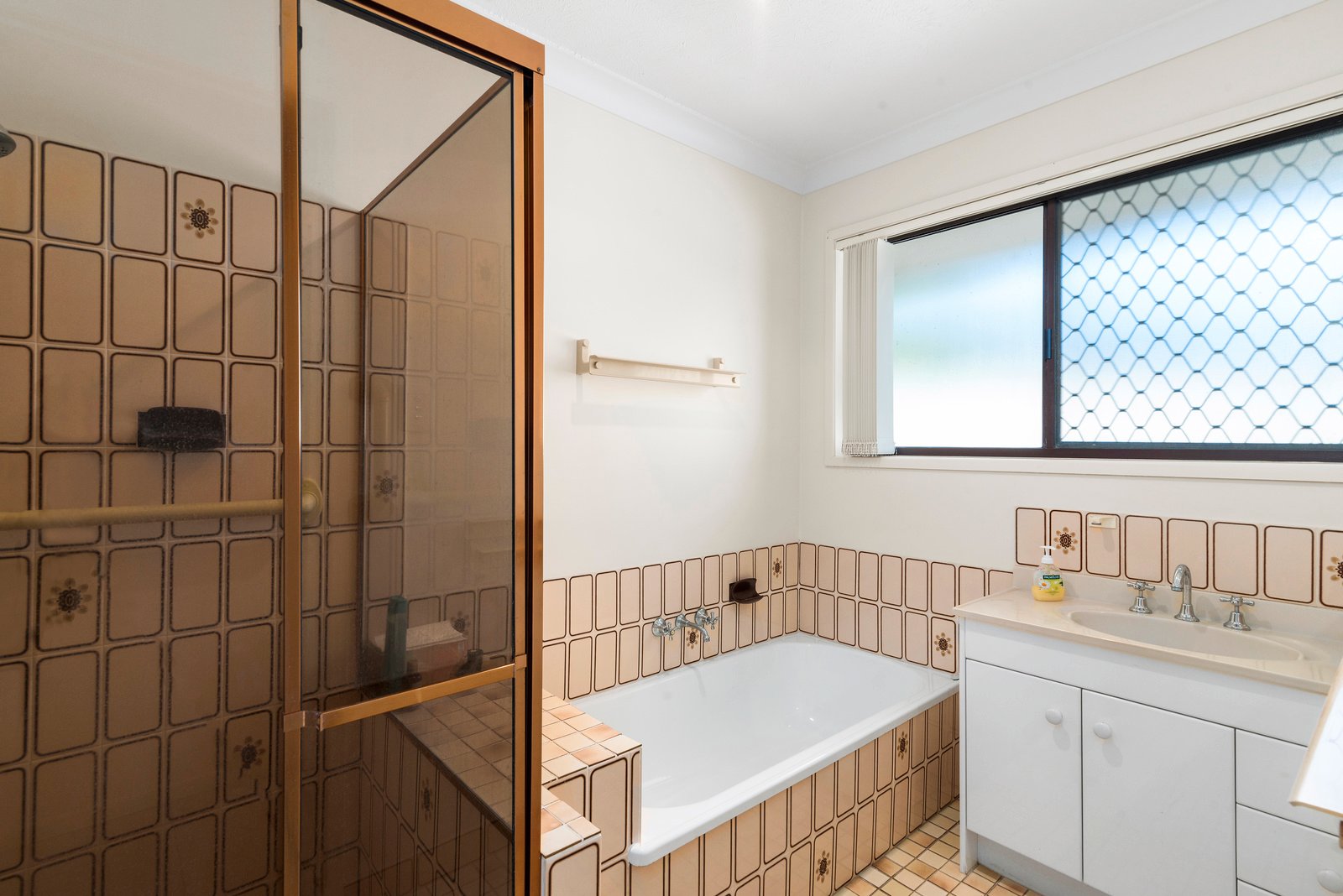 213 Nineteenth Avenue ELANORA 12