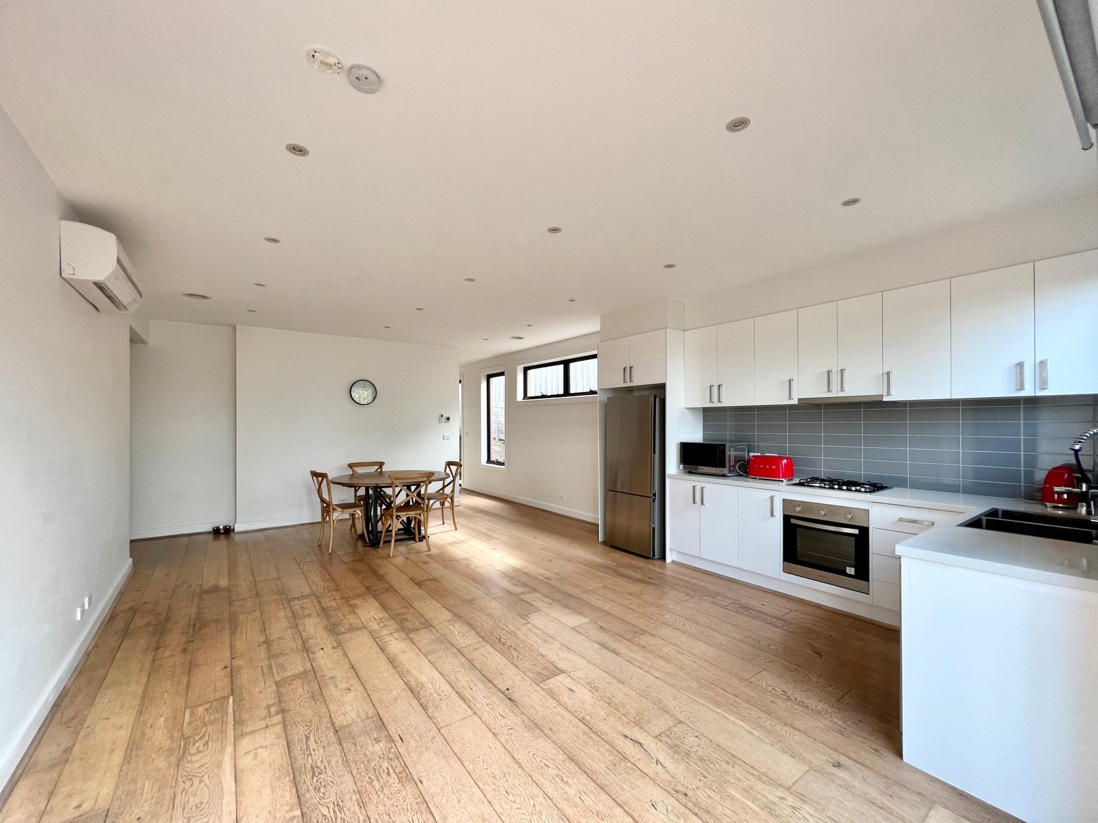 Gallery: 2/13 Oakhill Avenue
