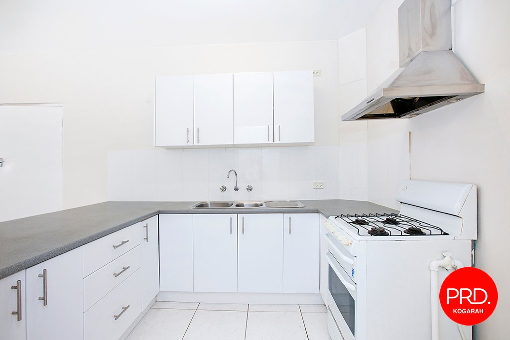 2/13 Ocean Street KOGARAH 3