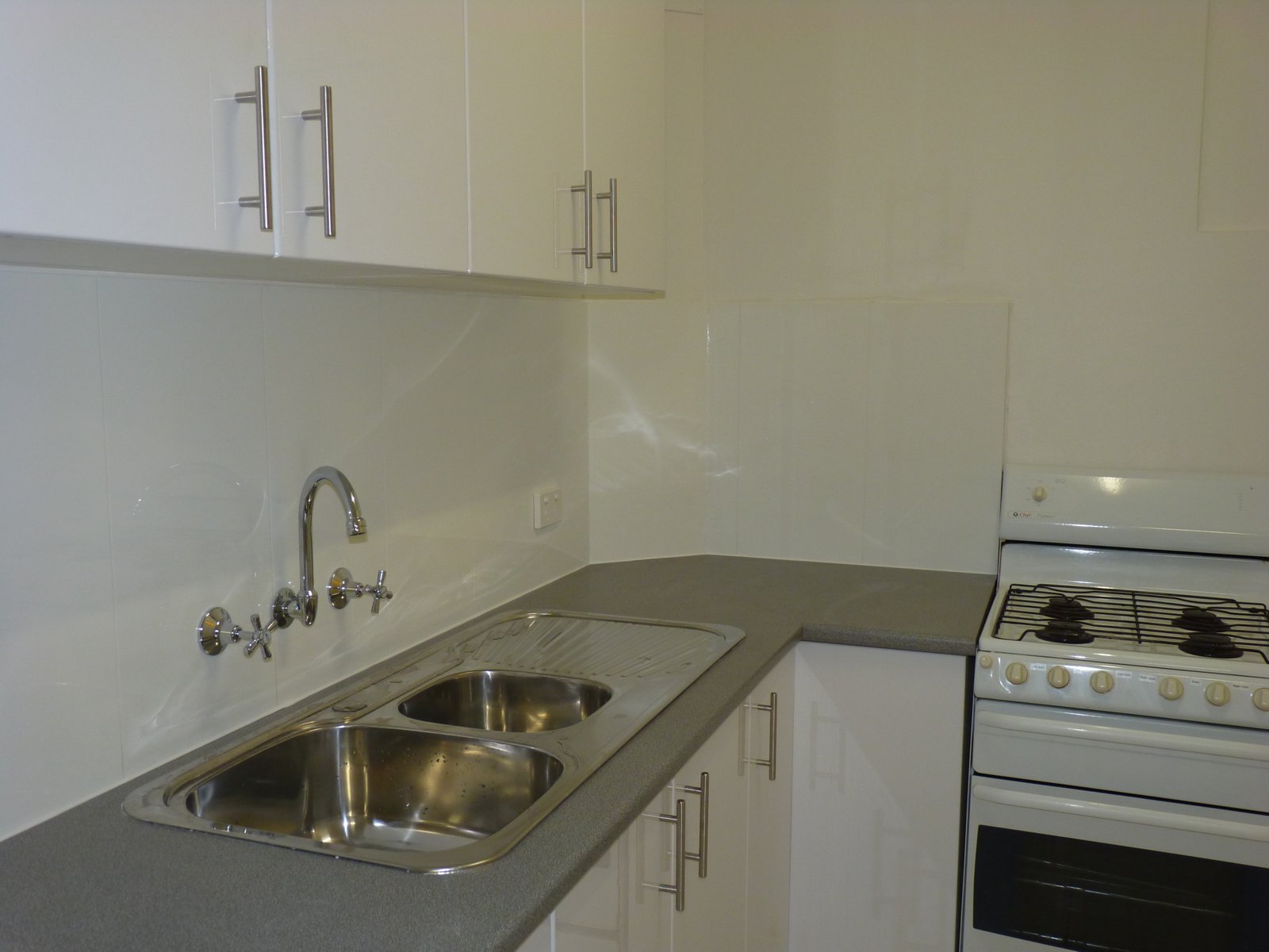 2/13 Ocean Street KOGARAH 3