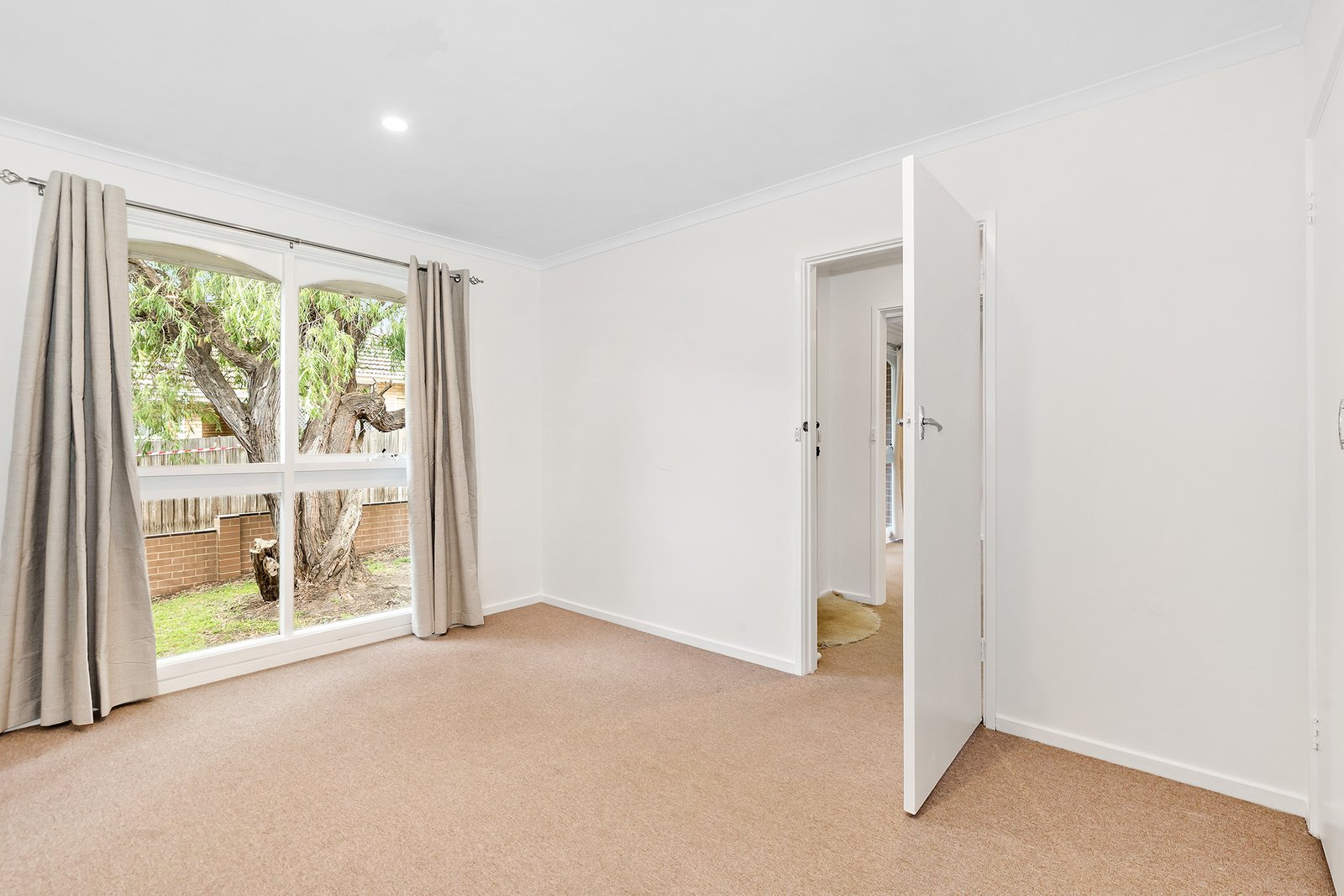 Real Estate and Property in 2/13 Poplar Street, Box Hill, VIC
