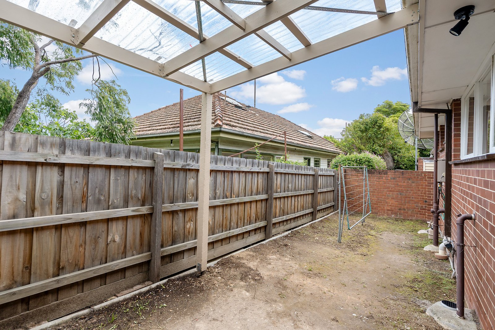 Real Estate and Property in 2/13 Poplar Street, Box Hill, VIC