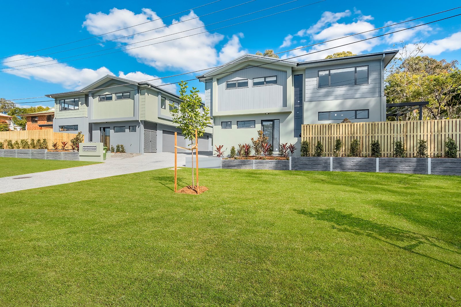 2/13 Robert Street MUDGEERABA 1