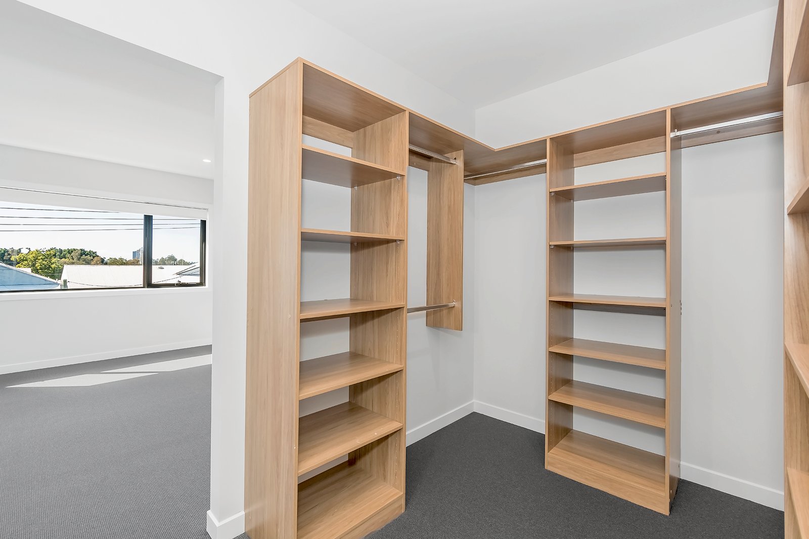2/13 Robert Street MUDGEERABA 8