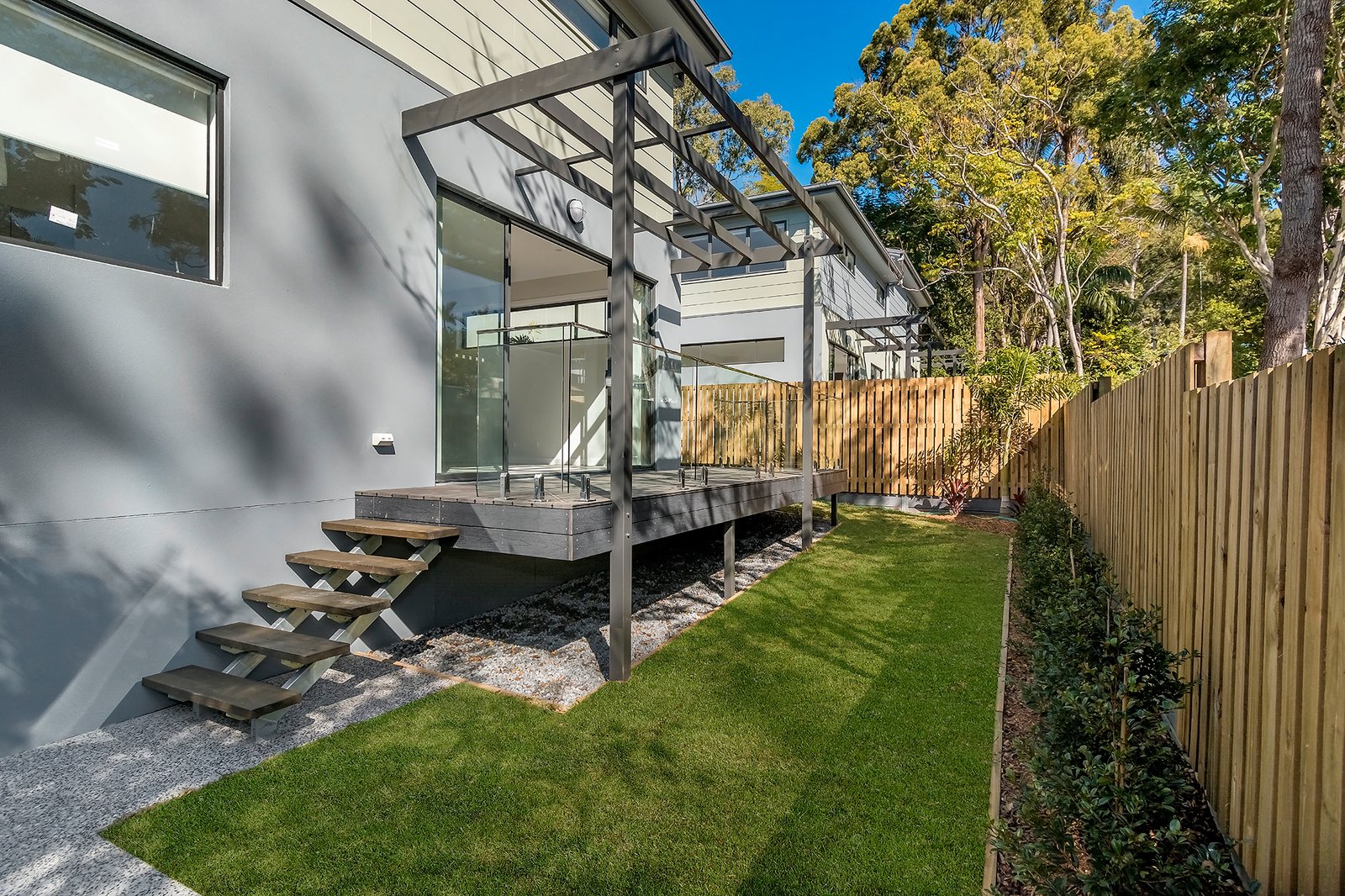 2/13 Robert Street MUDGEERABA 14