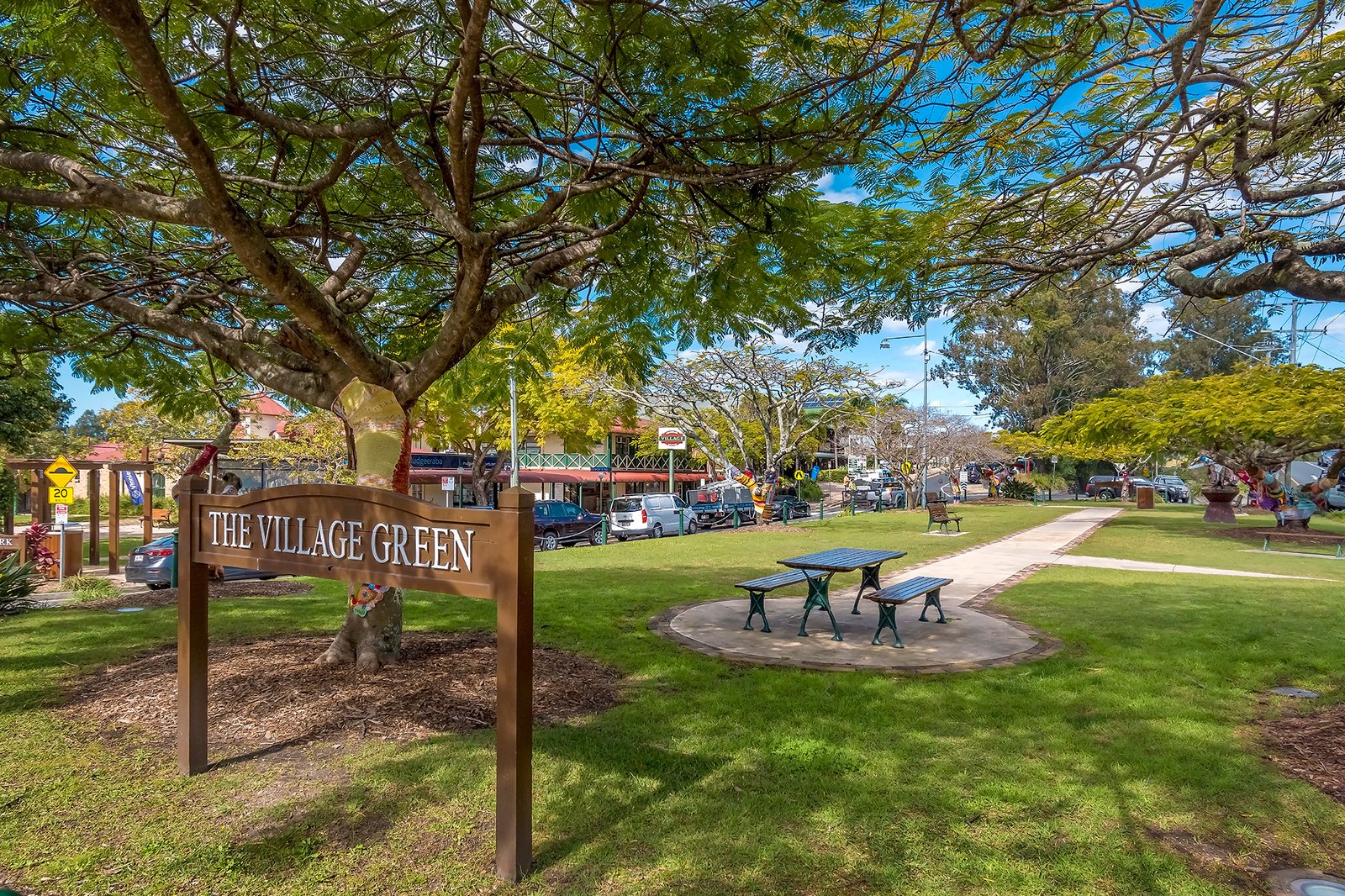 2/13 Robert Street MUDGEERABA 18