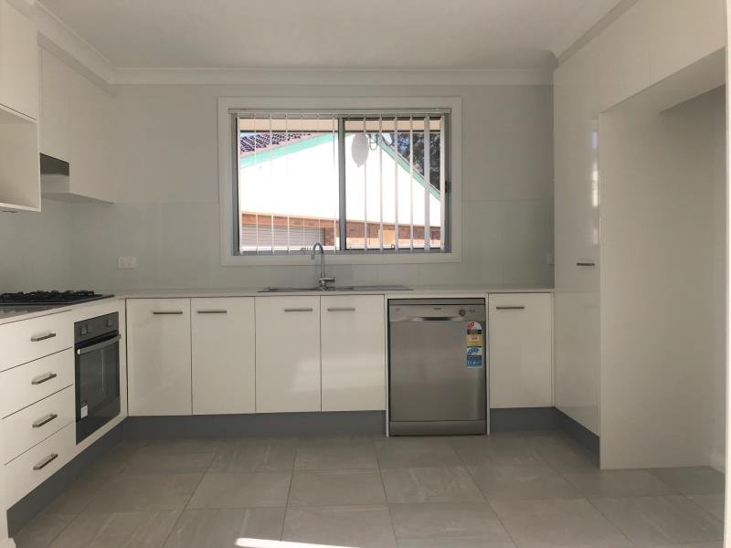 2/13 Scarborough Close TAMWORTH 2