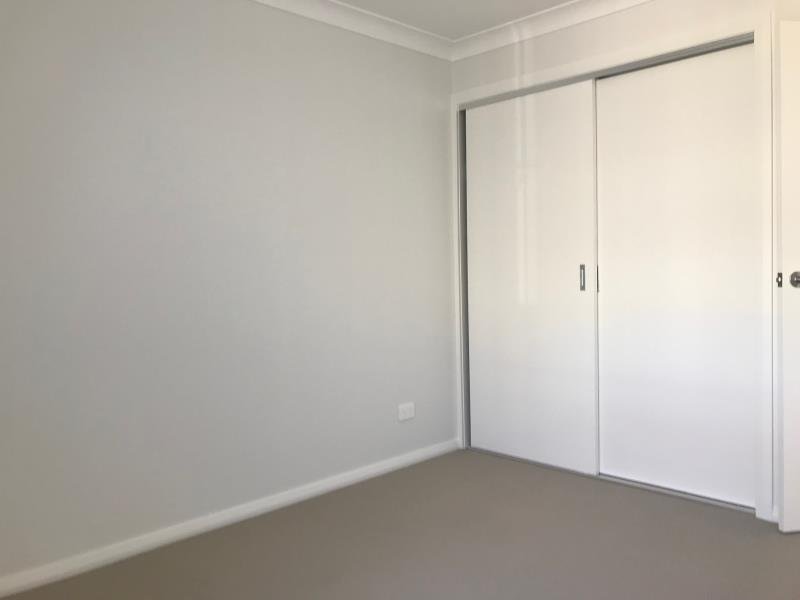 2/13 Scarborough Close TAMWORTH 5