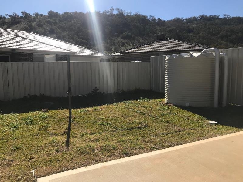 2/13 Scarborough Close TAMWORTH 7