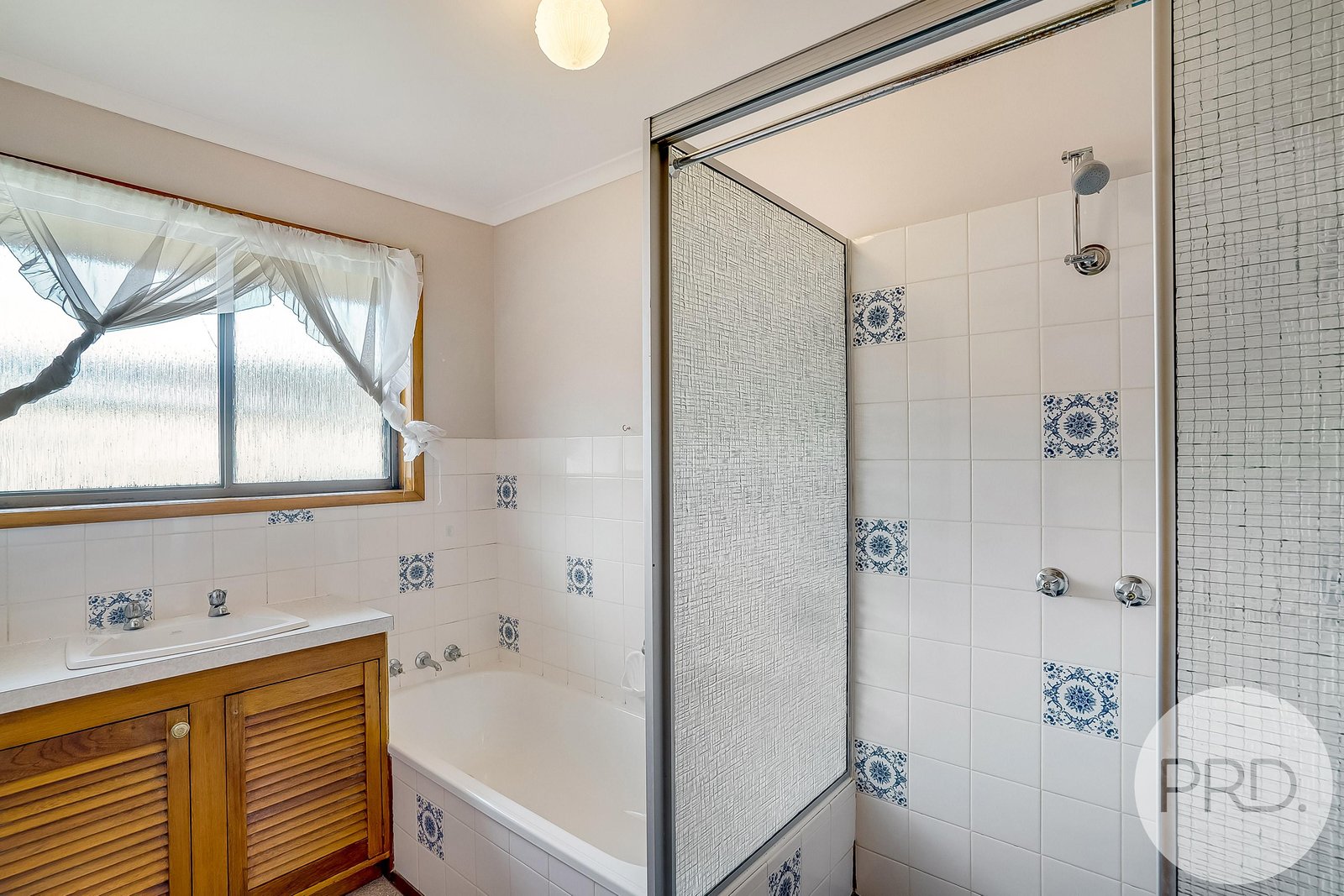 2/13 Sunlea Place GLENORCHY 8