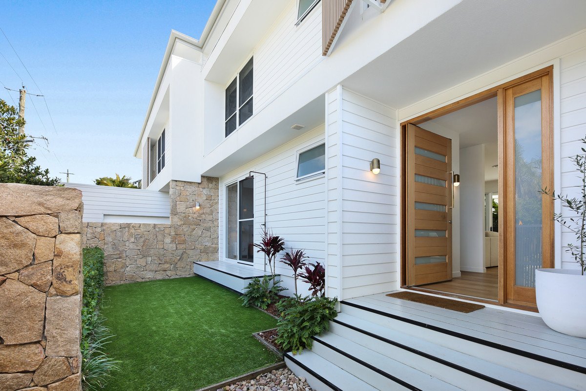 2/13 Tabilban Street Burleigh Heads 4