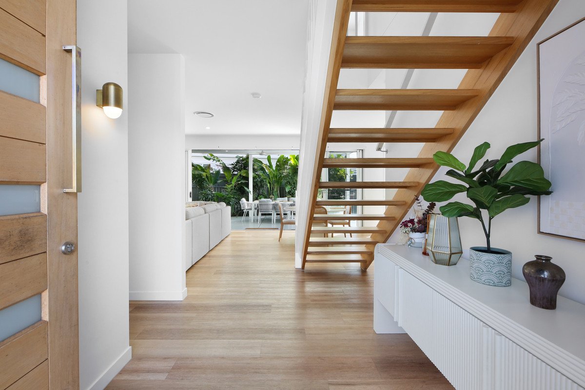 2/13 Tabilban Street Burleigh Heads 5