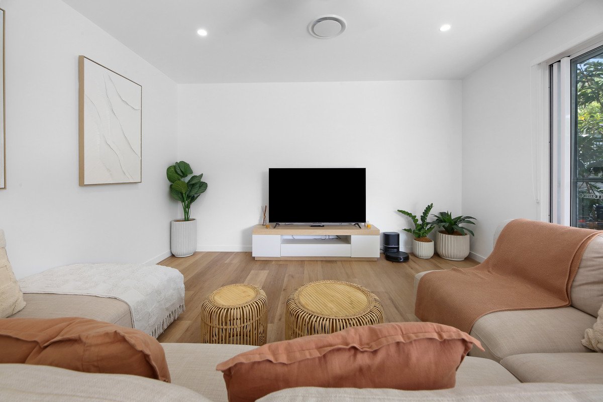 2/13 Tabilban Street Burleigh Heads 11