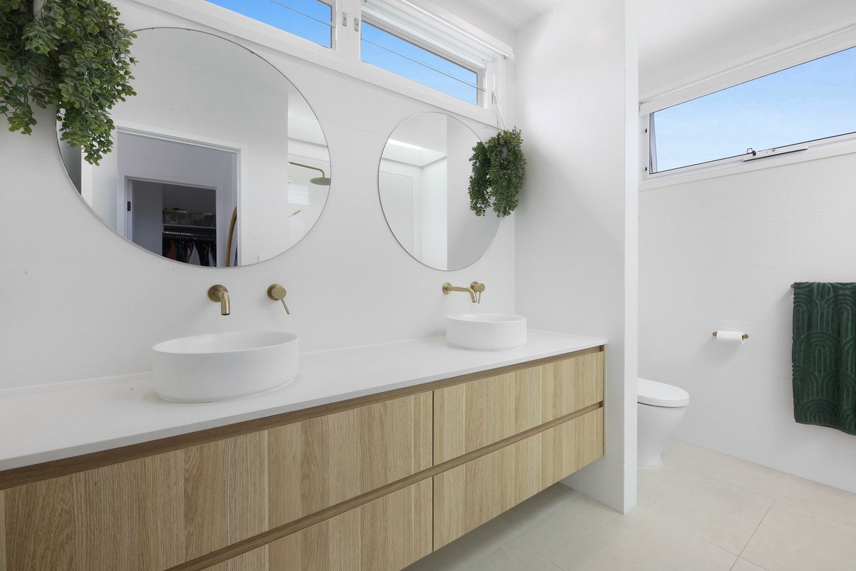 2/13 Tabilban Street Burleigh Heads 18