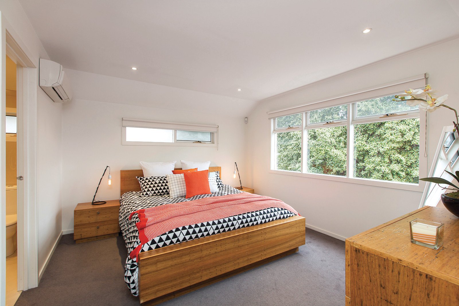 2/13 Tatong Road, Brighton East, VIC