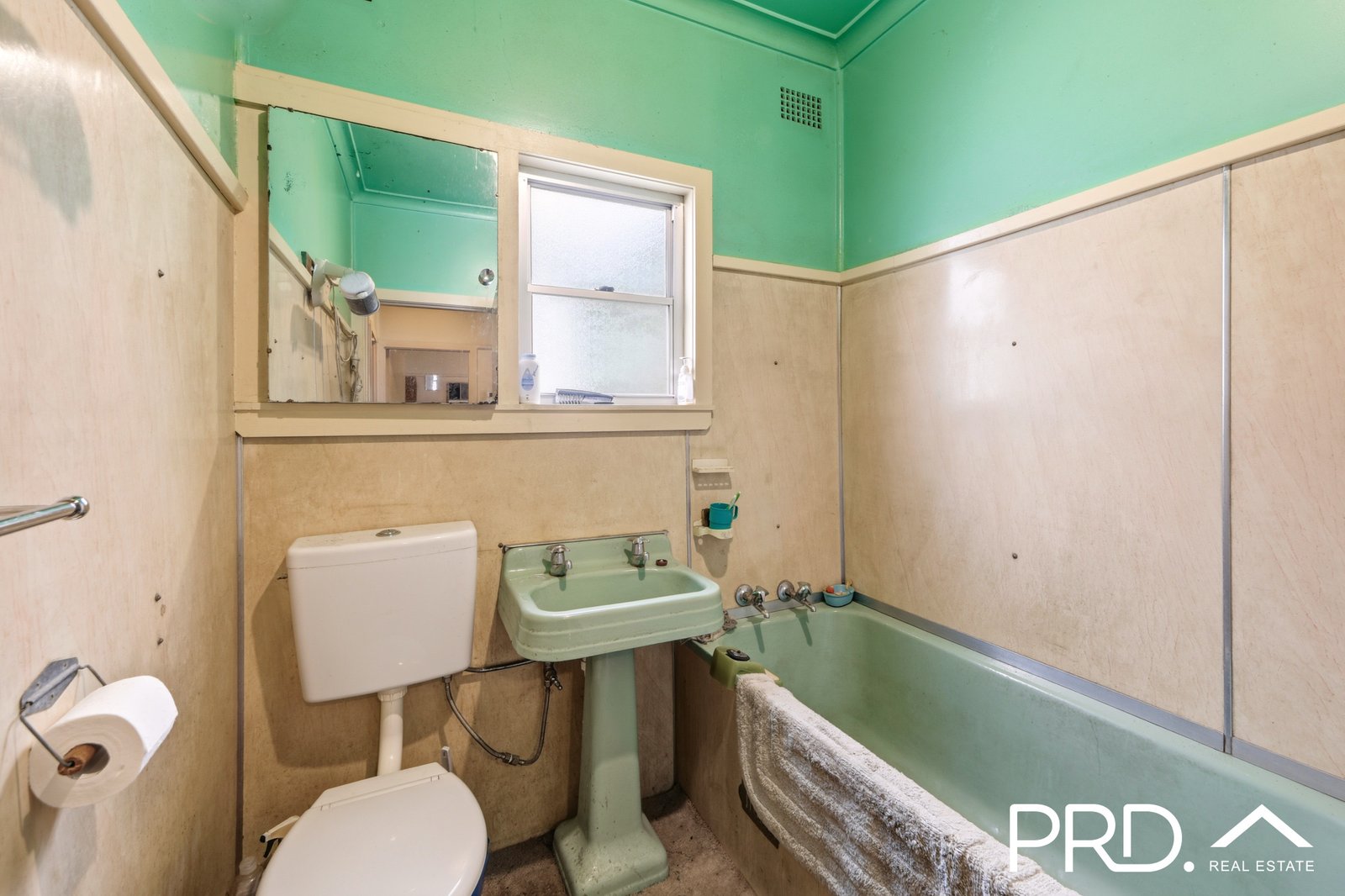 213 The River Road REVESBY 7