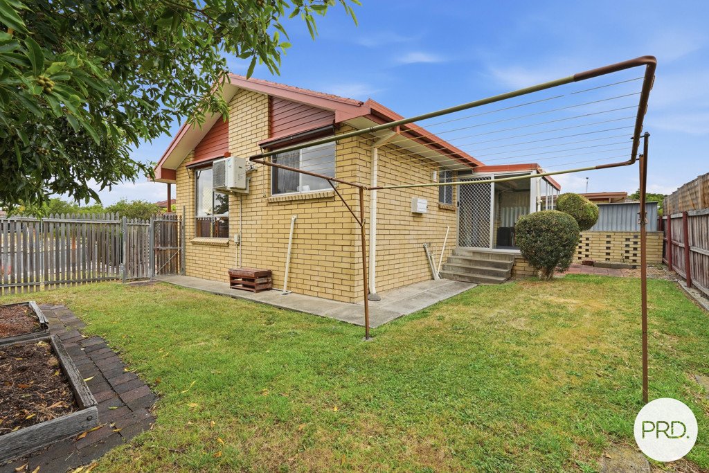 2/13 Walgett Pl  GLENORCHY 11