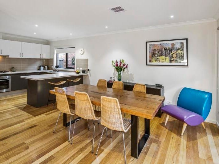 Gallery: 2/13 Walter Street