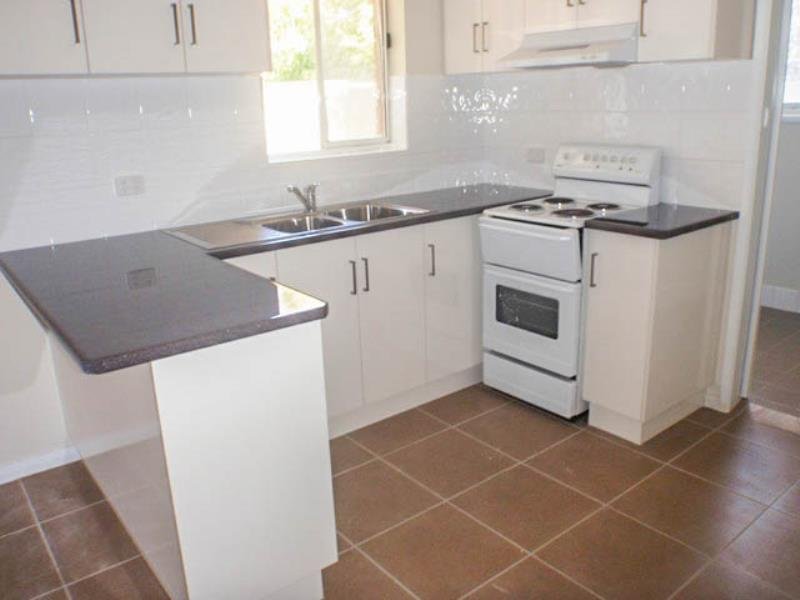 2/13 Wewak Street ASHMONT 3