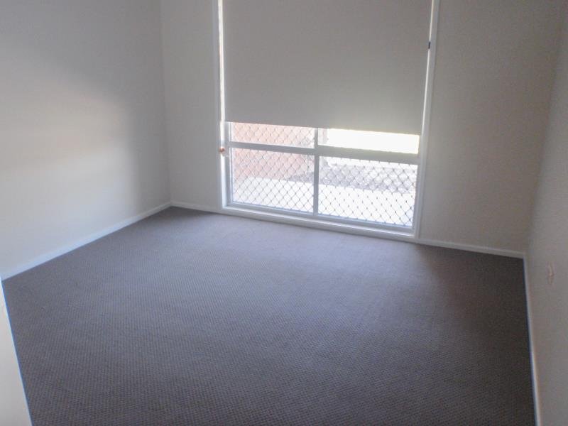 2/13 Wewak Street ASHMONT 4